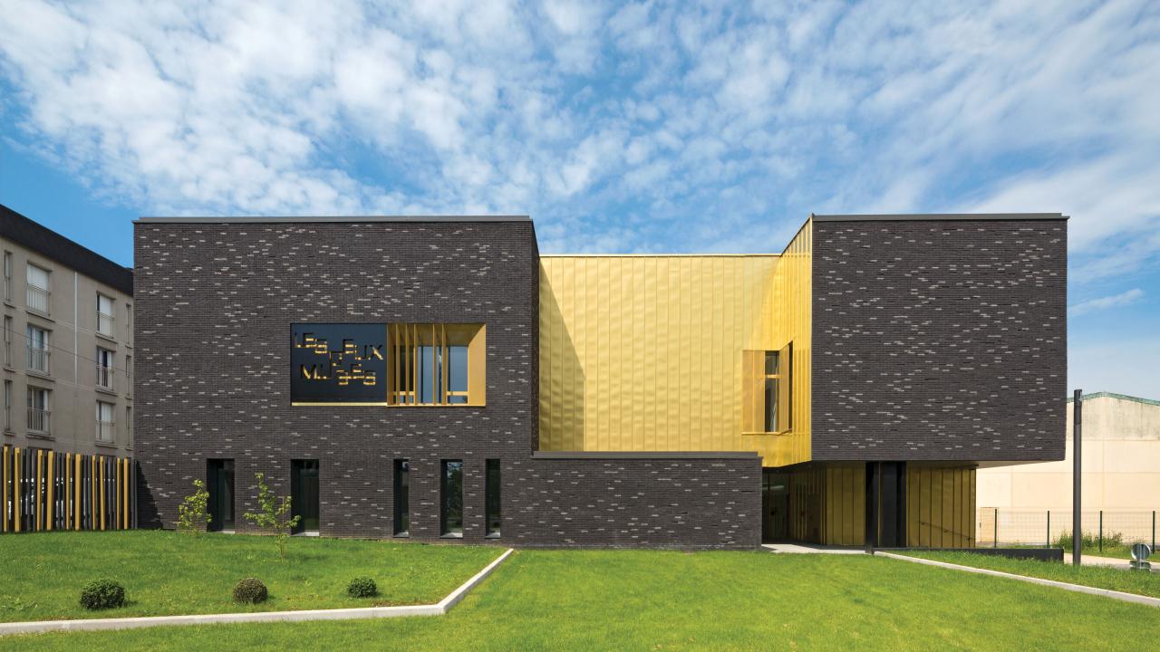 Melun-Music-and-Dance-School_Deso-Architectes_American-red-elm(1)_carousel.jpg