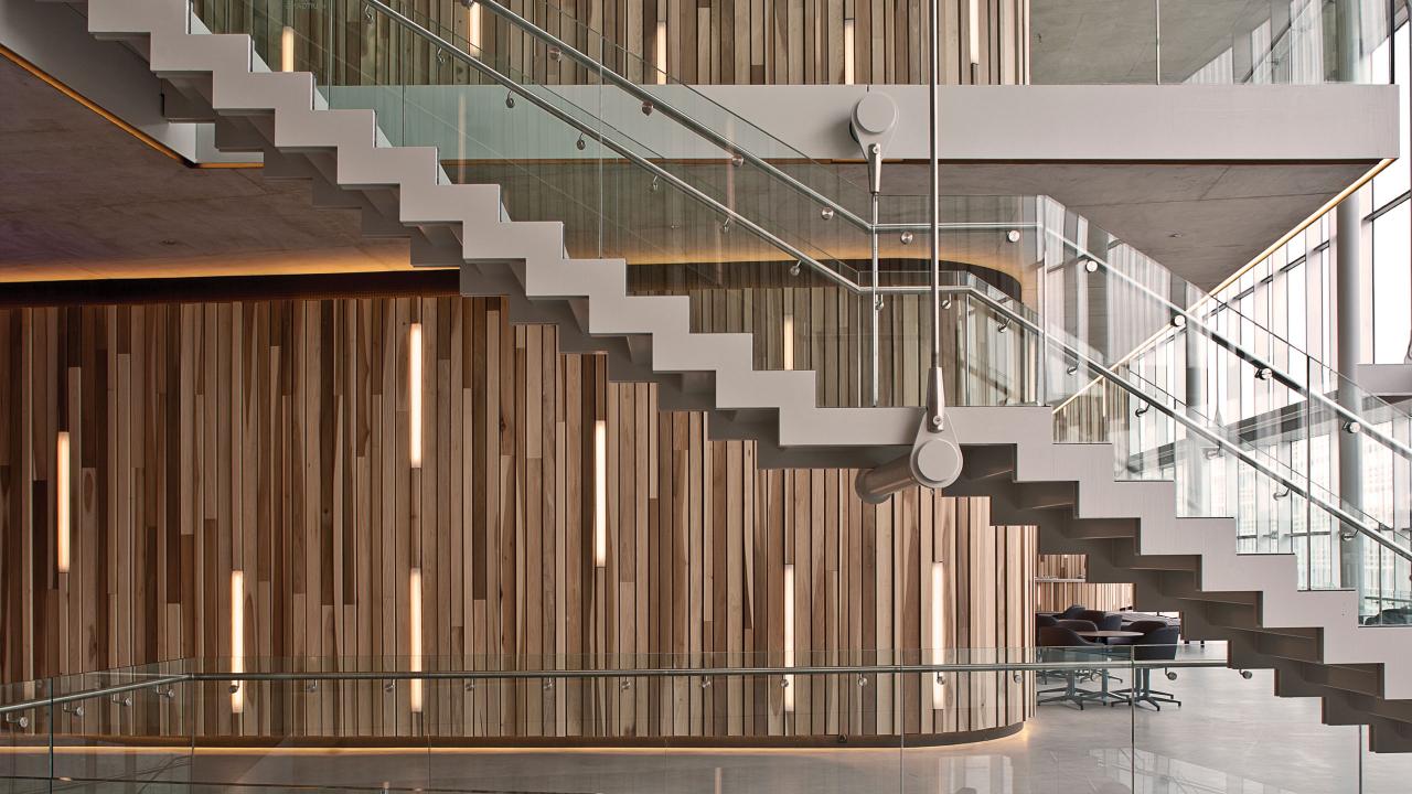 Nieuwegein-Theatre-and-Art-Centre_Dongen-and-Patrick-Koschuch_tulipwood-(3)_carousel.jpg