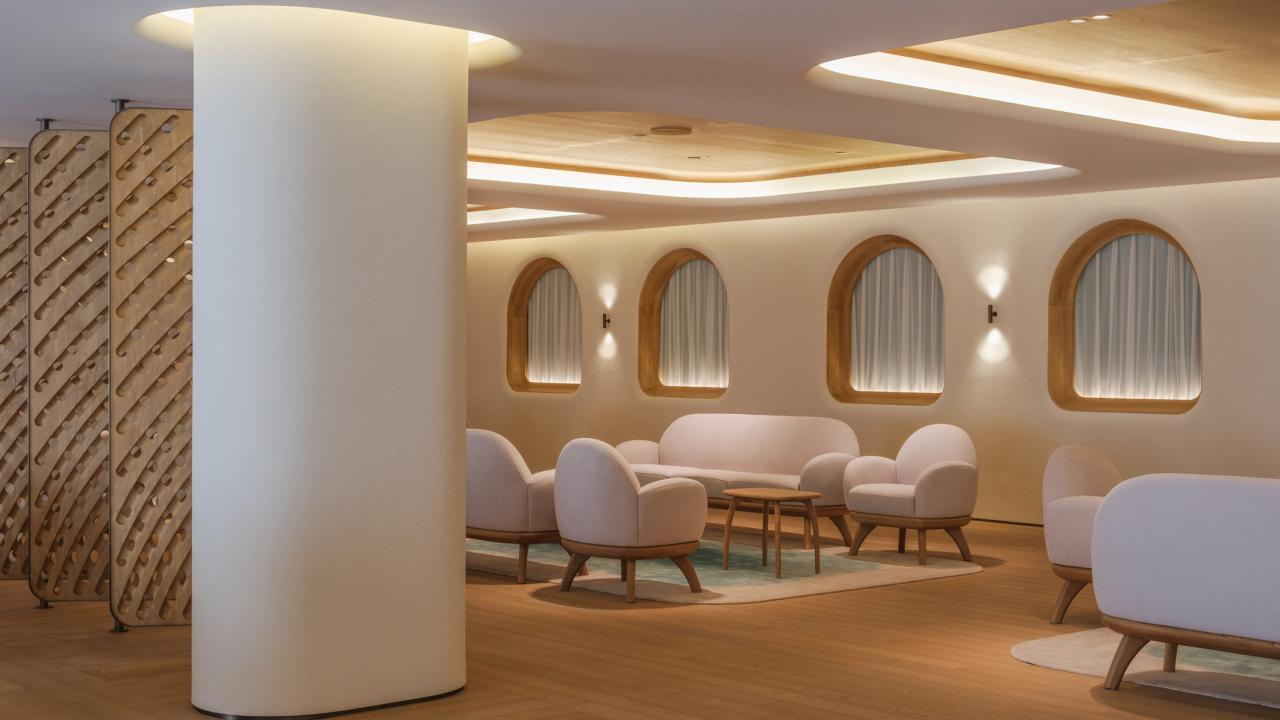American White Oak Defines New VIP Majlis in Sharjah