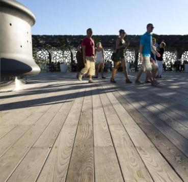Outdoor deck