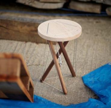Snelson stool