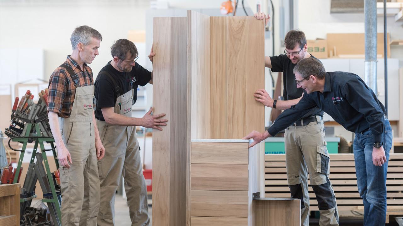 The-Butler_David-Chipperfield_e15-furniture-makers_Wolfram-Scheible_Making-(7)_carousel.jpg