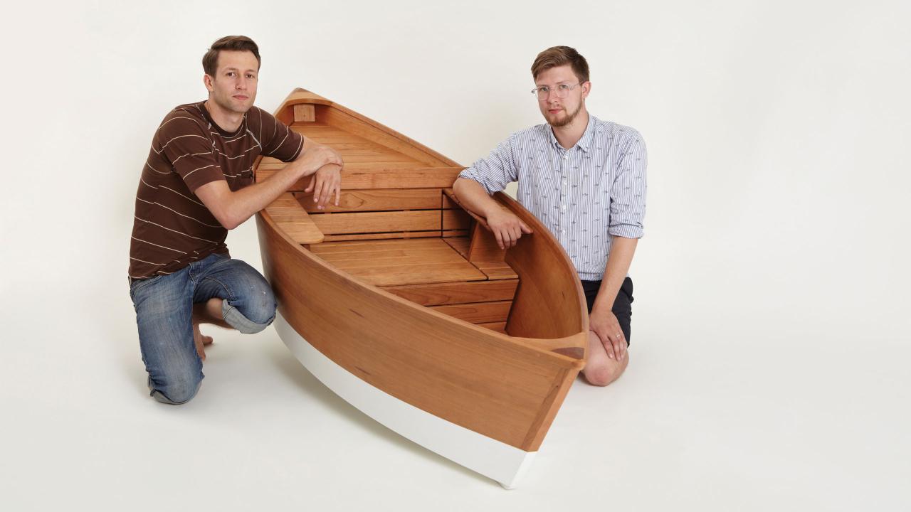 Floating-Chair_Cherry-&-White-oak_Gottelier-&-Petersen_credit-Petr-Krejci-(1)_carousel.jpg