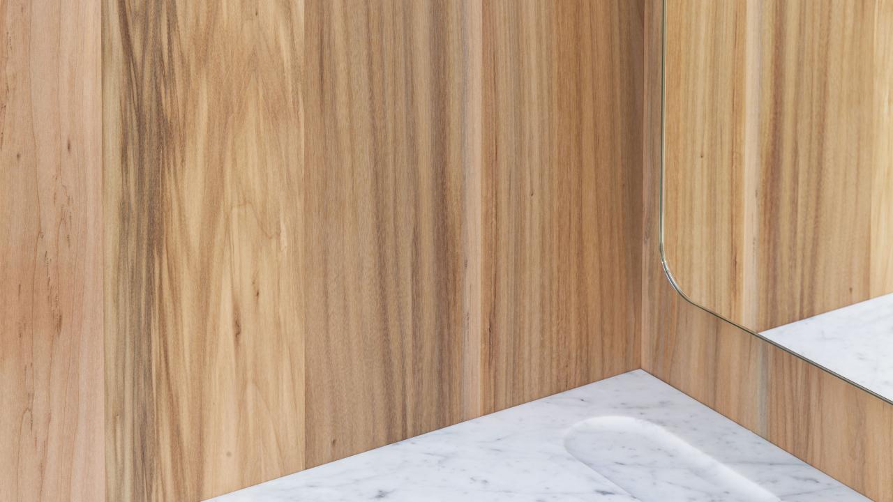 The-Butler_American-willow-hardwood_David-Chipperfield-Architects_e15-furniture-makers-(6)_carousel.jpg