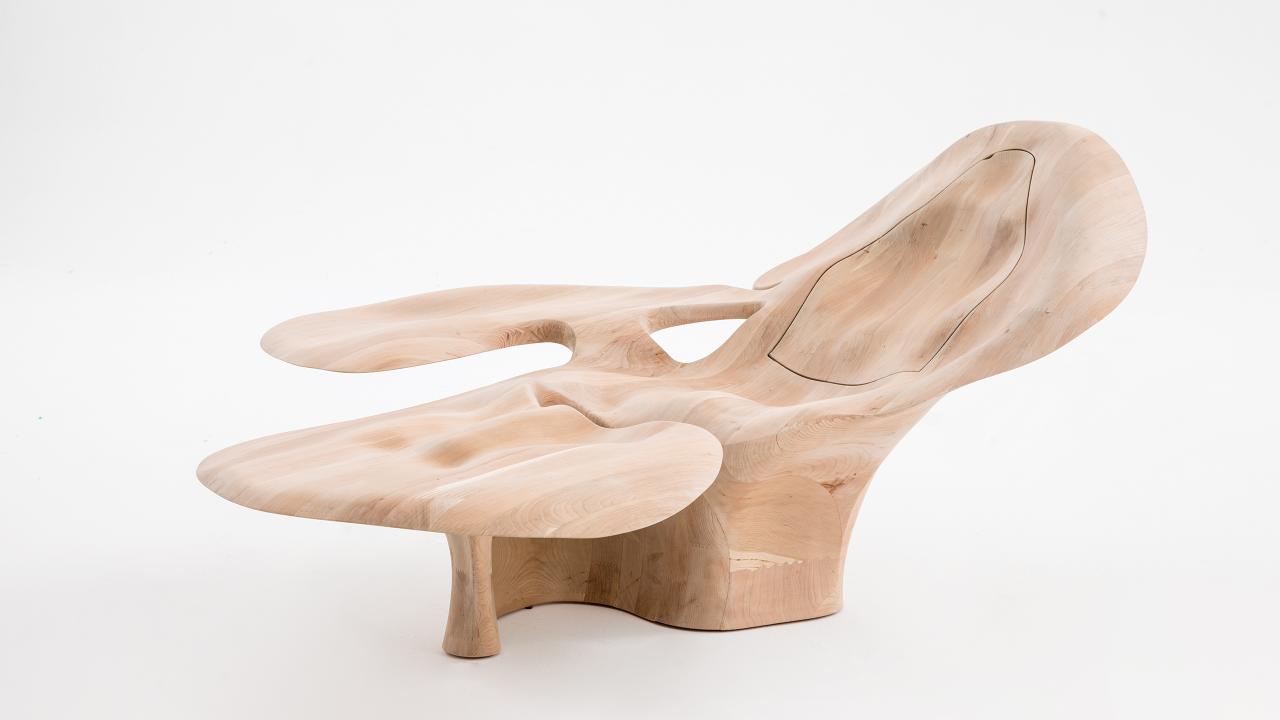 wooden_hinge_finished_detail_carousel_image.jpg
